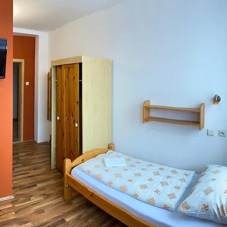 Casa de hóspedes Húšť **